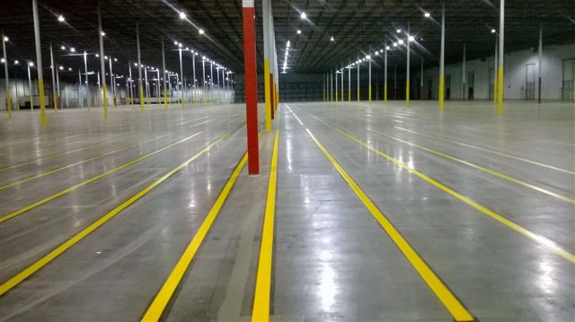 Culoare galbene intr-un spatiu industrial