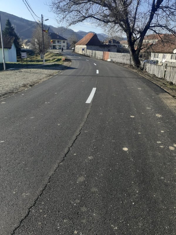 Drum in lucru cu marcaj longitudinal